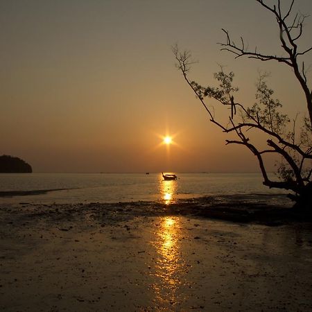 Sunrise Tropical Resort Railay Beach Exterior photo